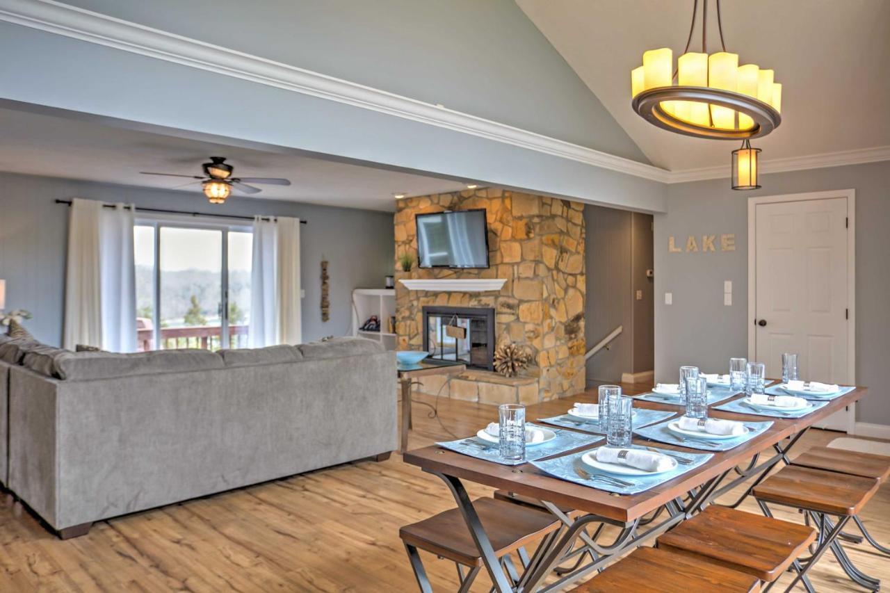 Monticello Home With Multi-Level Deck On 2 Acres! المظهر الخارجي الصورة