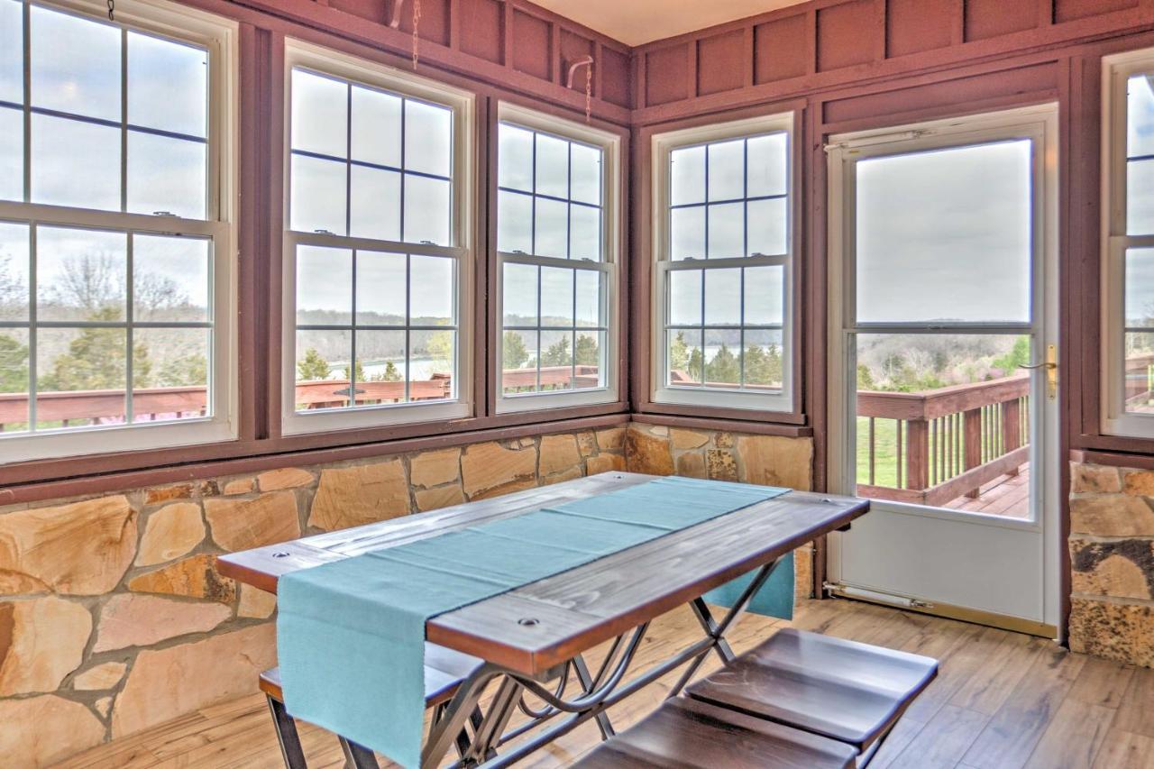 Monticello Home With Multi-Level Deck On 2 Acres! المظهر الخارجي الصورة