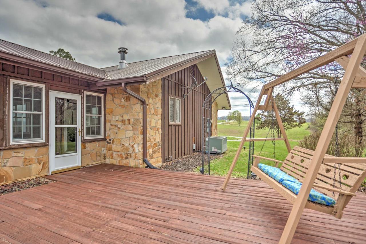 Monticello Home With Multi-Level Deck On 2 Acres! المظهر الخارجي الصورة